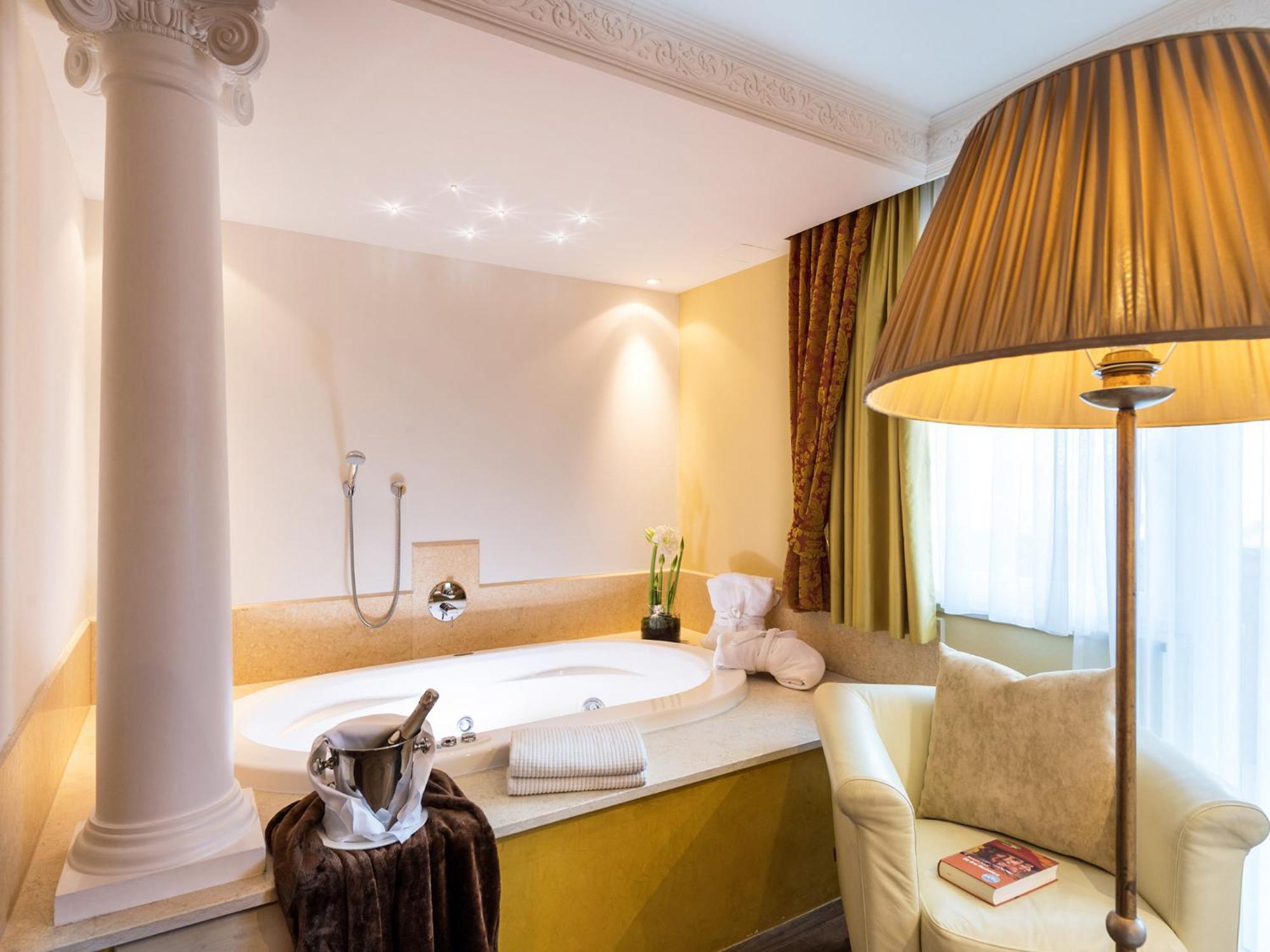 Hotel Fameli Olang Ruang foto