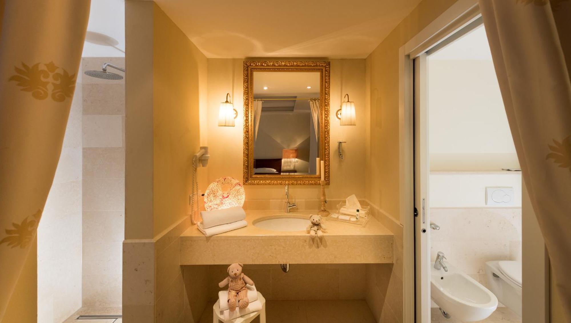 Hotel Fameli Olang Ruang foto