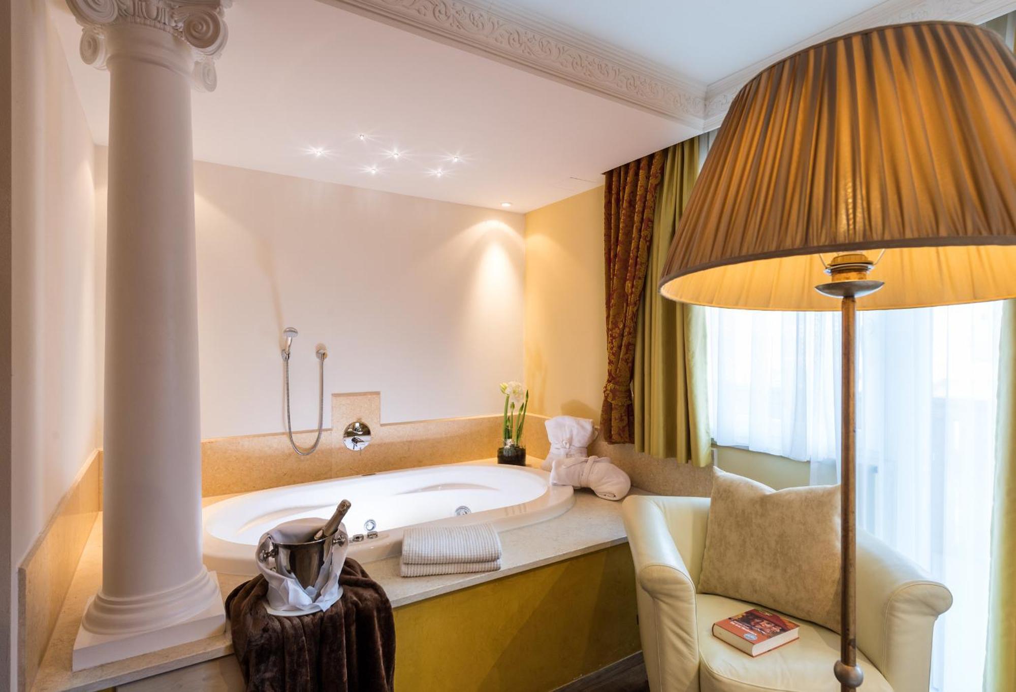 Hotel Fameli Olang Ruang foto