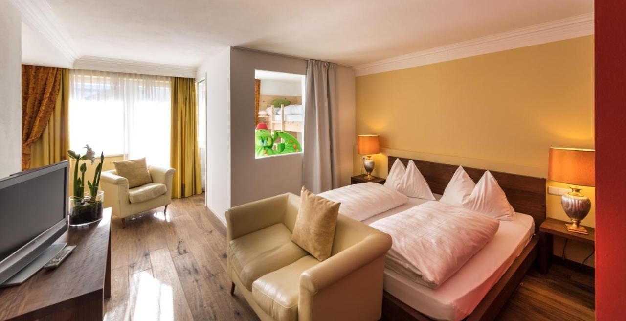 Hotel Fameli Olang Bagian luar foto